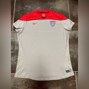 F54 Nike Dri-Fit Womens Team USA World Cup Soccer Training Jersey Gray Size XL